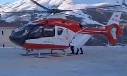 Bahçesaray'daki minik hasta helikopter ambulansla Van'a sevk edildi