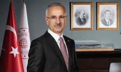 Bakan Uraloğlu: 'Biletli yolcu taşımacılığı yapan otobüs firmalarının turizm amaçlı yetkilendirilmiş araçlarını ek seferlerde kullanmalarına imkan tanıdık'