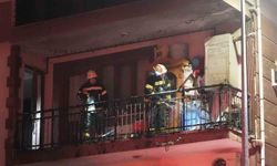 Balkondaki kombiden çıkan yangın mahalle sakinlerini korkuttu