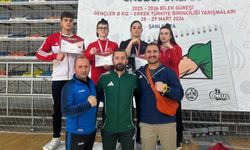 Bayburtlu öğrenciler bilek güreşinde Türkiye dereceleri elde etti