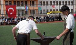 Bayburt'ta Nevruz coşkusu: Bayram ateşi yakıldı, örste demir dövüldü