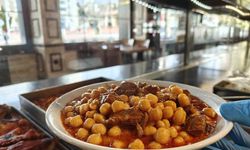 Bayram sofrasının geleneksel lezzeti: Etli nohut yahnisi