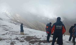 Bozdağ'da kaybolan dağcıyı arama çalışmaları İzmir'e kaydırıldı