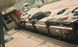 Bursa'da faciadan dönüldü: Tır otomobili metrelerce sürükledi