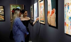 Bursa'da 'Kadın ve Işık' sergisi açıldı