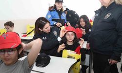 Bursa'da öğrencilere polislik tanıtımı ve güvenlik bilgilendirmesi