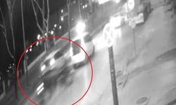 Bursa'daki feci kaza kameraya yansıdı... İkiye bölünen araçtan kurtuldu