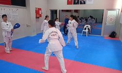 Çamlıca Kemal Unakıtan Spor Salonu'nda taekwondo rüzgarı