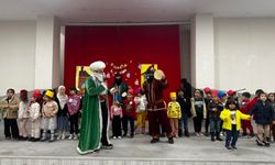 Çavdarhisar'da Hacivat, Karagöz ve Nasreddin Hoca gösterisi
