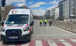 Cipe arkadan çarpan motosikletli genç yaralandı