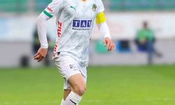 Corendon Alanyaspor kaptanı Efecan Karaca ameliyat edildi