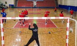 DBB Kadın Hentbol Takımı 1. Lig yolunda