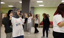 Denizli'de öğrenciler yurtlarda halk oyunları öğreniyor