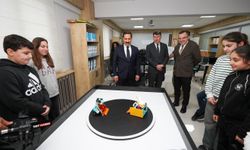 Depremin izlerinin silindiği kentte, 1540 takım, robot yarışmasında derece yapmak için mücadele verecek