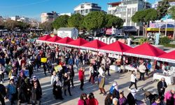 Didim'de Emekçi Kadınlar Pazarı kent meydanında açıldı