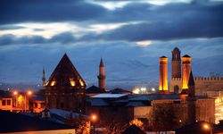 Doğu'da karla karışık yağmur var