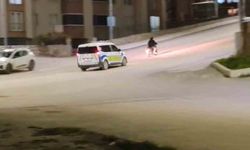 'Dur' ihtarına uymayan motosikletli böyle kaçtı