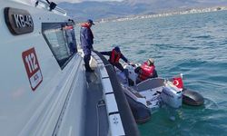 Edremit'te botta mahsur kalan şahıs kurtarıldı