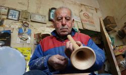 Eğlencelerin simgesi zurnayı 55 yıldır ağaçlara şekil vererek üretiyor