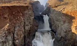Elazığ'da yağışlar sonrası şelale coştu