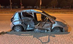 Erzincan'da iki otomobil çarpıştı: 1'i ağır 3 yaralı