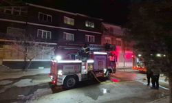 Eskişehir'de gece yangın paniği: 1'i bebek 3 yaralı