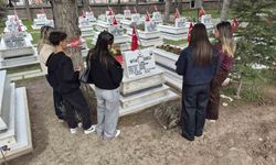 Eskişehirliler 18 Mart'ta şehitlerini unutmadı