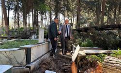 Fırtınadan zarar gören mezarlıklar onarılıyor