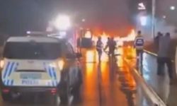 Gaziantep'te çarpışan iki otomobil alev topuna döndü