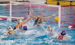 Göztepe'nin Avrupa zaferine Başkan Tugay da eşlik etti