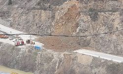 Gümüşhane-Giresun karayolunda heyelan