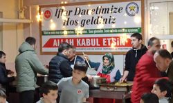Hafız adayları din görevlileri ile iftar programında bir araya geldiler
