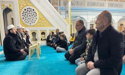 Hakkari'de Kadir Gecesi dualarla idrak edildi