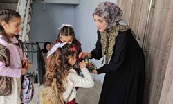 Hasköy'de bayram geleneği sürüyor: Çocuklar kapı kapı şeker topladı