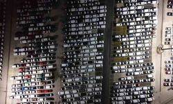 Haydarpaşa Limanı'nda gece mesaisi: 2026 model araçlar limana indirildi