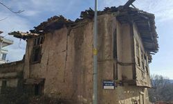 Hisarcık'ta kültür varlığı statüsündeki binalar risk oluşturuyor