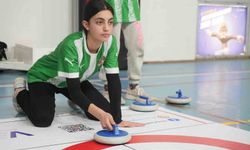 Iğdır'da öğrenciler floor curling ile tanışıyor