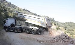 İncirliova'da çökme yaşanan yolda çalışmalar sürüyor