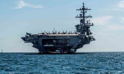 İran, ABD'ye ait USS Abraham Lincoln uçak gemisine füze saldırısı düzenledi