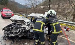 Isparta-Antalya kara yolunda feci kaza: 2 ölü, 4 yaralı