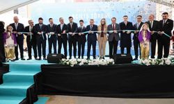 İzmir'de 1 milyar lirayı aşan yatırımla 20 yeni okul eğitime açıldı