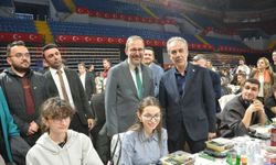 İzmir'de üniversite öğrencileri 'Kampüs İftarları' programında buluştu