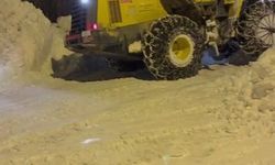 Kar kalınlığı iş makinesinin boyunu geçti