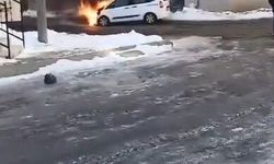 Kars'ta seyir halindeki araçta yangın paniği