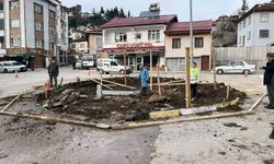 Kavşak ortasında kalan tarihi mezar için ihya çalışması başlatıldı