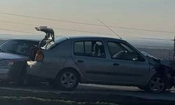 Kilis'te iki otomobil çarpıştı: 1 ölü