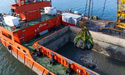 Körfez'den 1 milyon ton çamur çıkarıldı