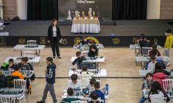 Kuşadası'nda satranç turnuvası heyecanı