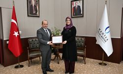 Manisa CBÜ'ye 'Beslenme Dostu İş Yeri' belgesi