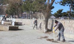 Melikgazi'de mezarlıklar bayram için temizlendi